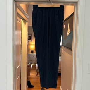 Outdoor voices jogger sweat pants size medium in navy